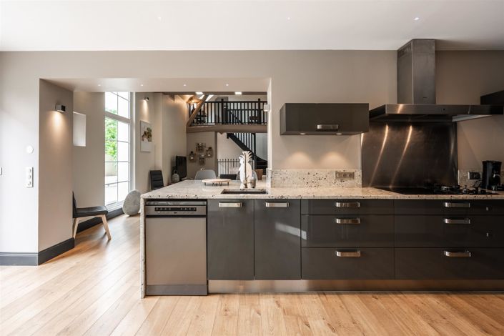 Image No.5-5 Bed House for sale