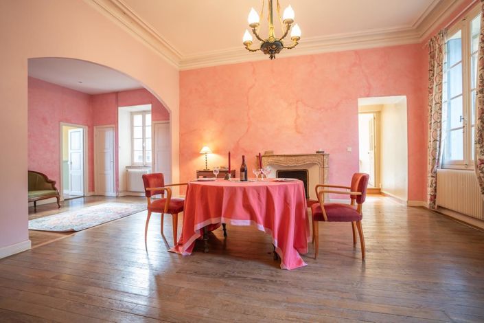 Image No.10-6 Bed House for sale