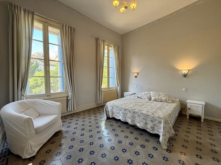 Image No.16-6 Bed House for sale