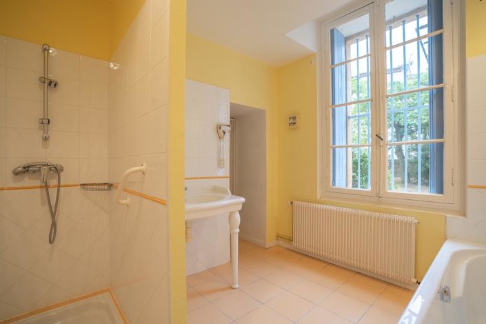 Image No.19-6 Bed House for sale