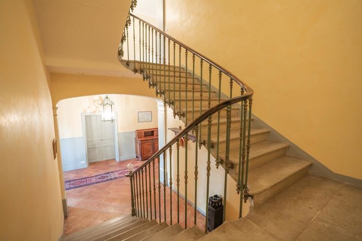 Image No.24-6 Bed House for sale