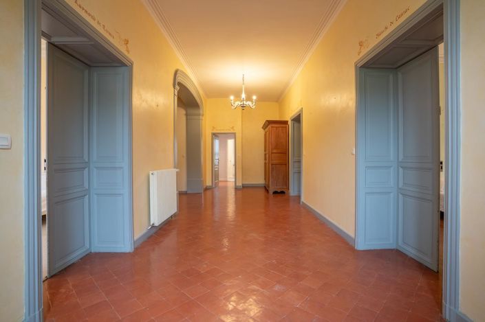 Image No.25-6 Bed House for sale