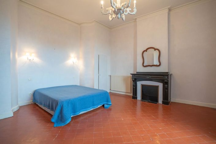 Image No.27-6 Bed House for sale