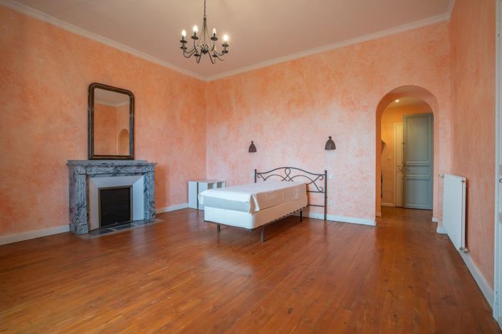 Image No.29-6 Bed House for sale