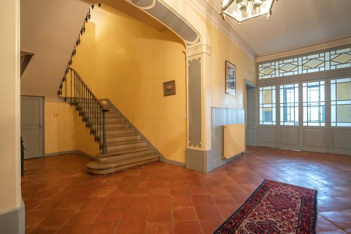 Image No.6-6 Bed House for sale