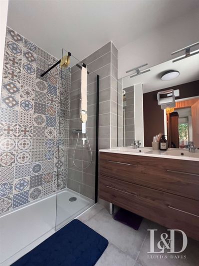 Image No.4-3 Bed Apartment for sale