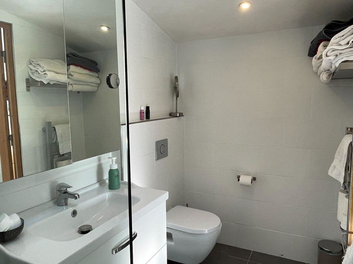 Image No.14-1 Bed House for sale