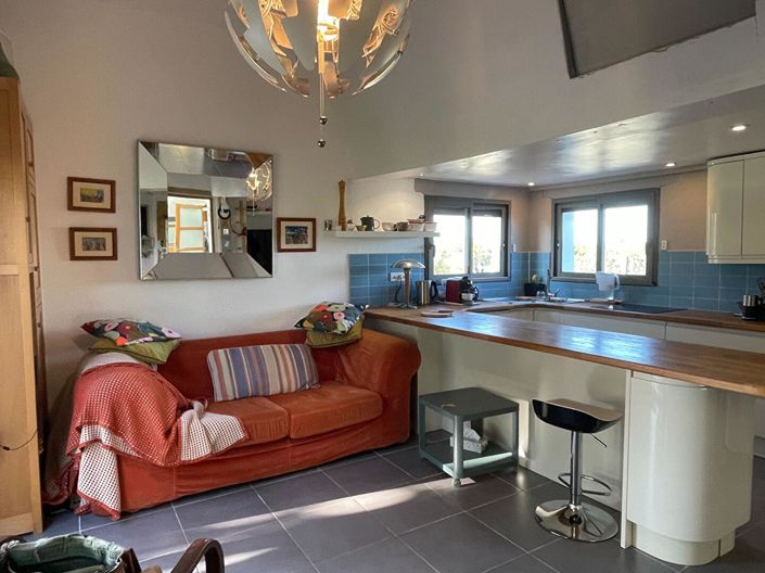 Image No.8-1 Bed House for sale