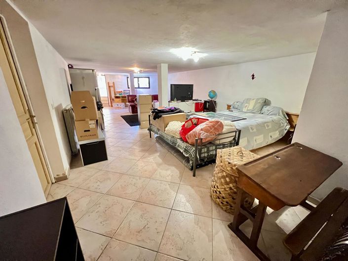 Image No.16-5 Bed House for sale