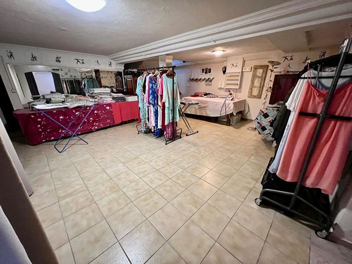 Image No.17-5 Bed House for sale