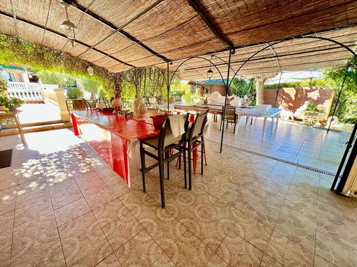 Image No.5-5 Bed House for sale