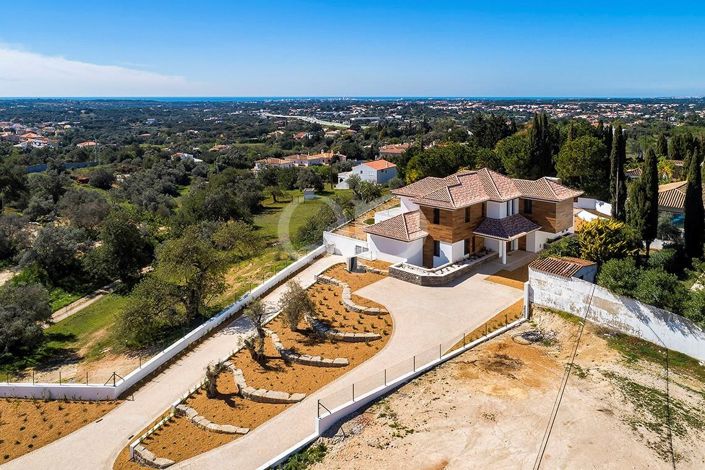 Image No.10-4 Bed House for sale