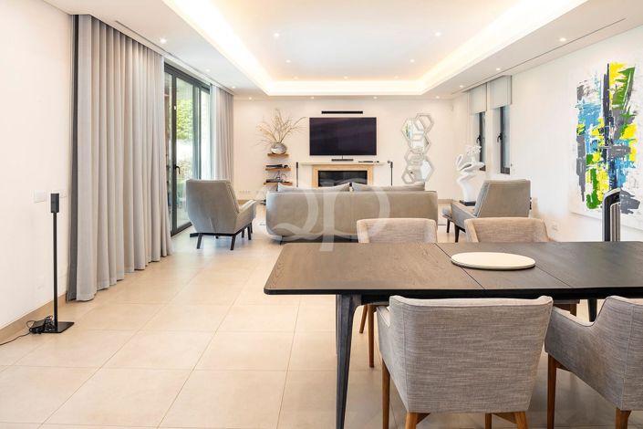 Image No.11-4 Bed House for sale