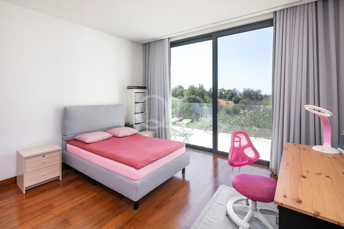 Image No.15-4 Bed House for sale