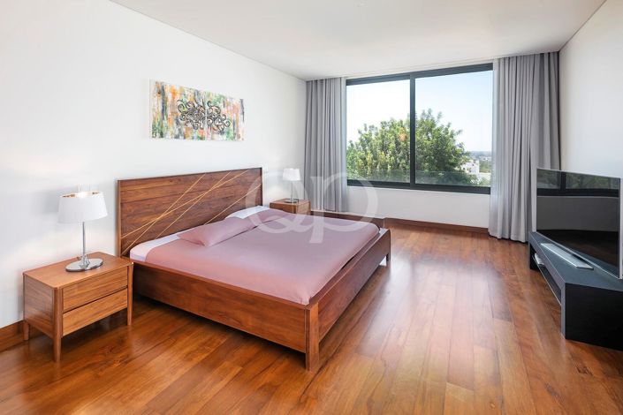 Image No.16-4 Bed House for sale