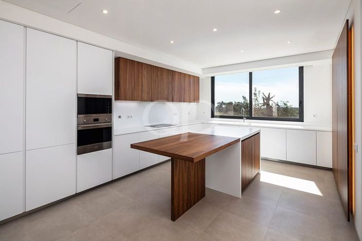 Image No.45-4 Bed House for sale