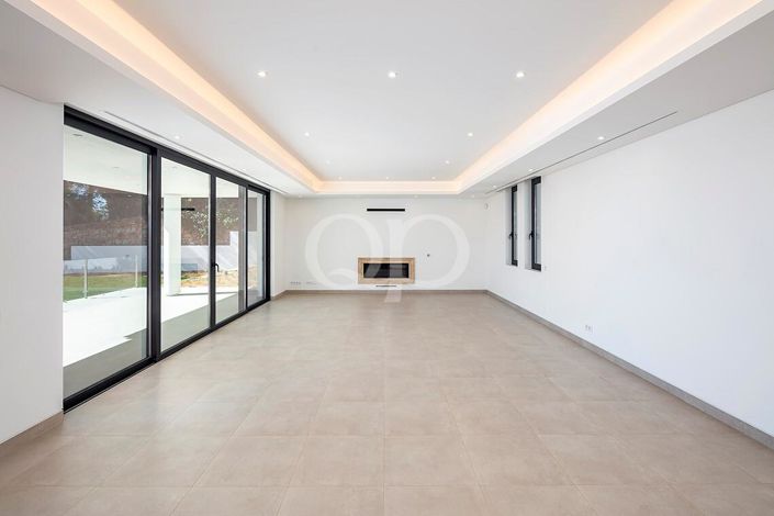 Image No.47-4 Bed House for sale