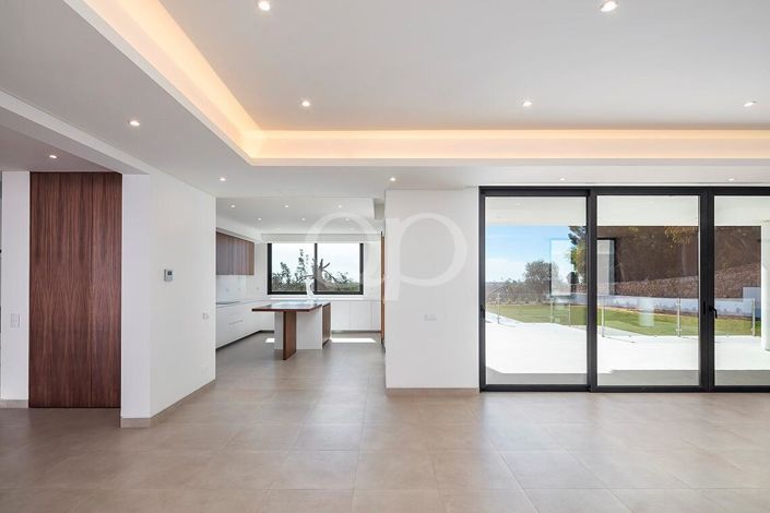 Image No.49-4 Bed House for sale