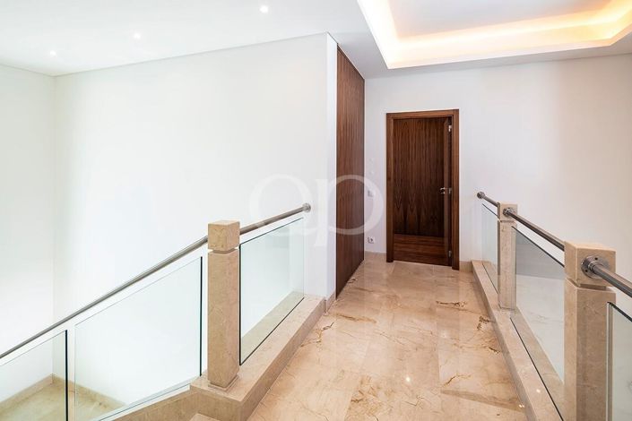 Image No.50-4 Bed House for sale