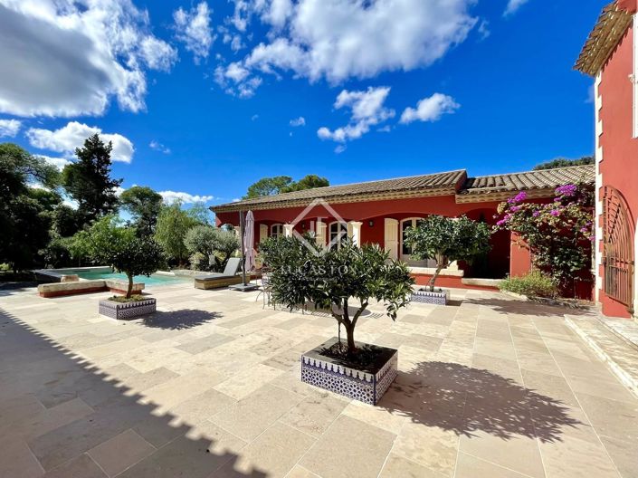 Image No.14-6 Bed House for sale