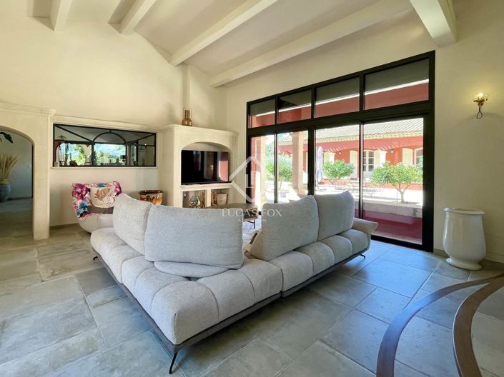 Image No.16-6 Bed House for sale