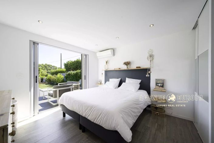 Image No.9-3 Bed House for sale