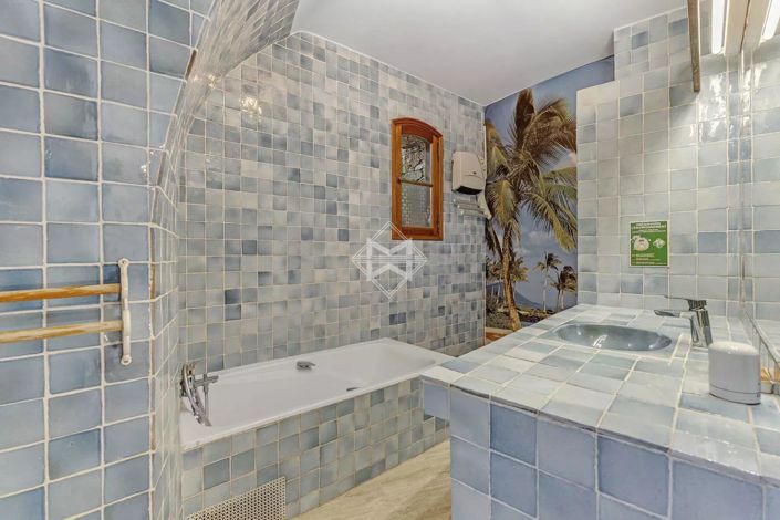 Image No.18-7 Bed House for sale