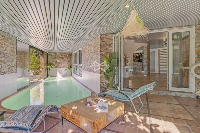 Image No.8-7 Bed House for sale