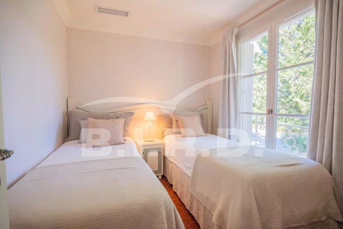 Image No.11-3 Bed House for sale