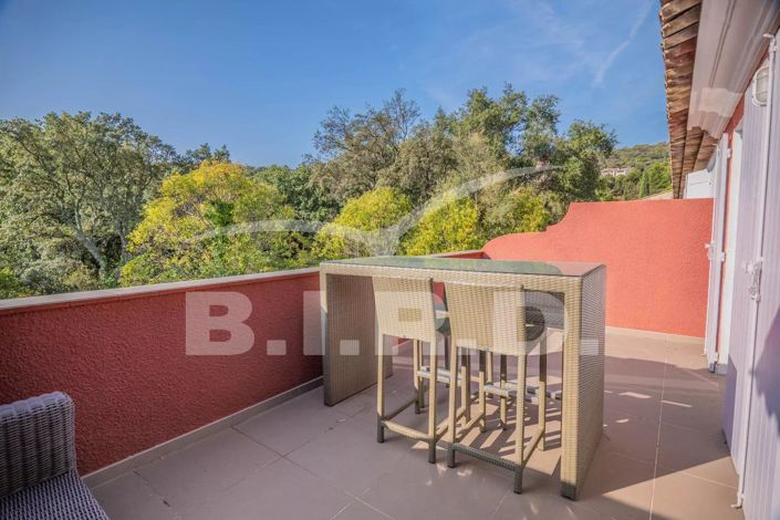 Image No.7-3 Bed House for sale