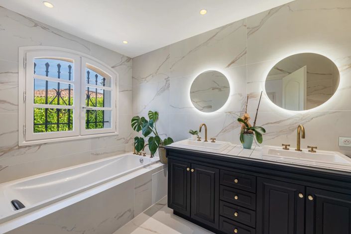 Image No.18-5 Bed House for sale