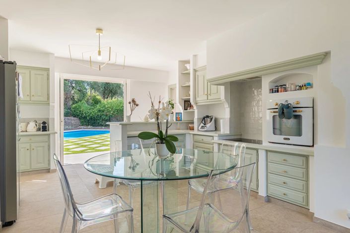 Image No.9-5 Bed House for sale