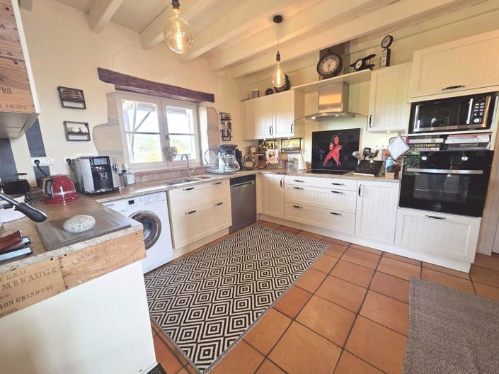 Image No.13-7 Bed House for sale