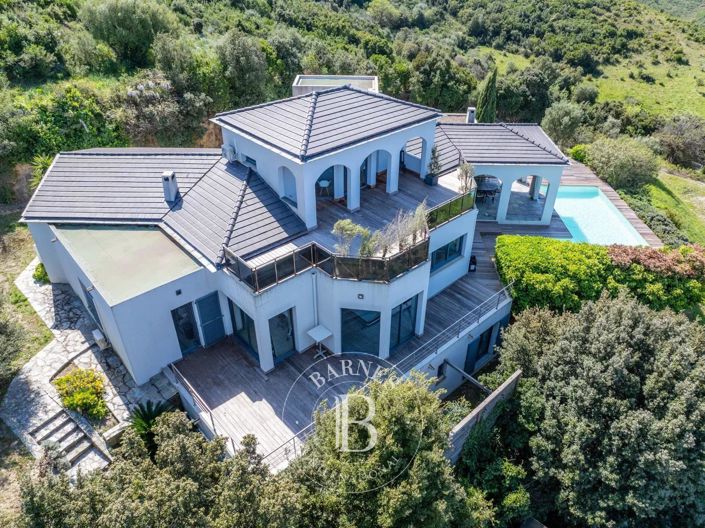 Image No.3-6 Bed House for sale