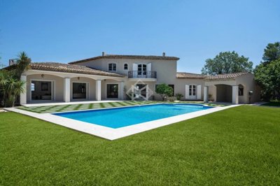 5 Bed House for sale