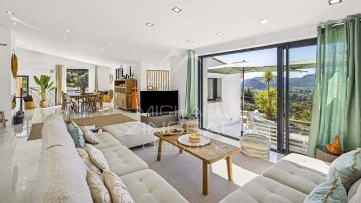 Image No.6-6 Bed House for sale