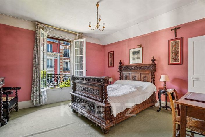 Image No.5-5 Bed House for sale