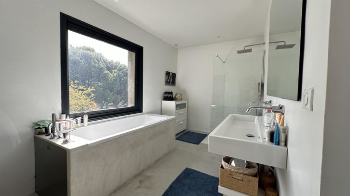 Image No.16-2 Bed House for sale