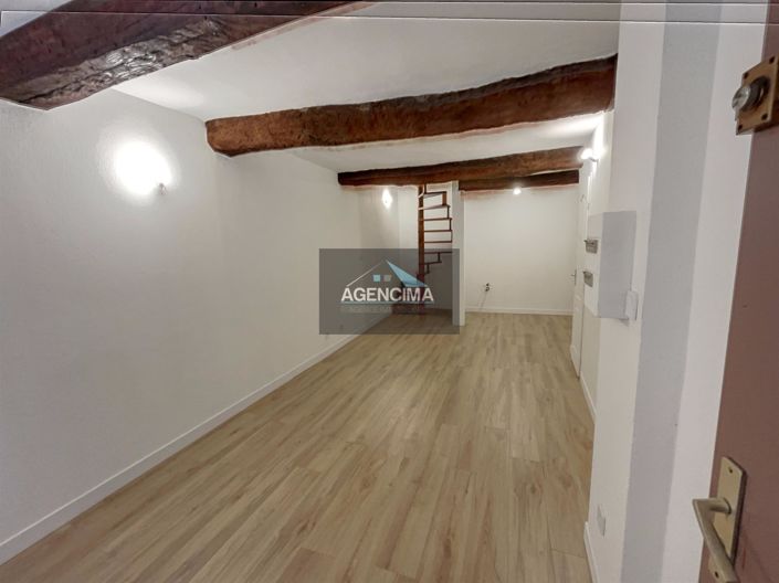 Image No.1-3 Bed House for sale