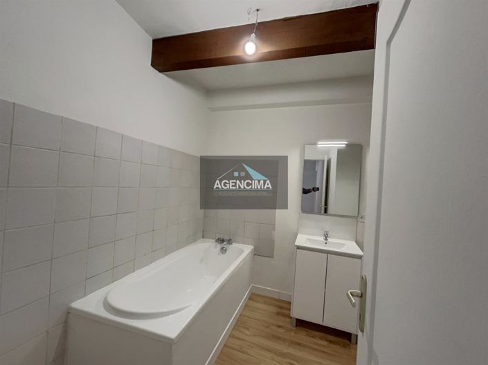 Image No.14-3 Bed House for sale