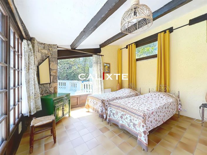 Image No.22-6 Bed House for sale