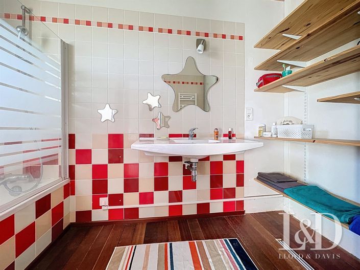 Image No.15-3 Bed House for sale