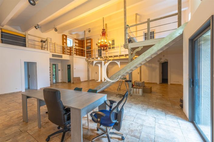 Image No.4-6 Bed House for sale