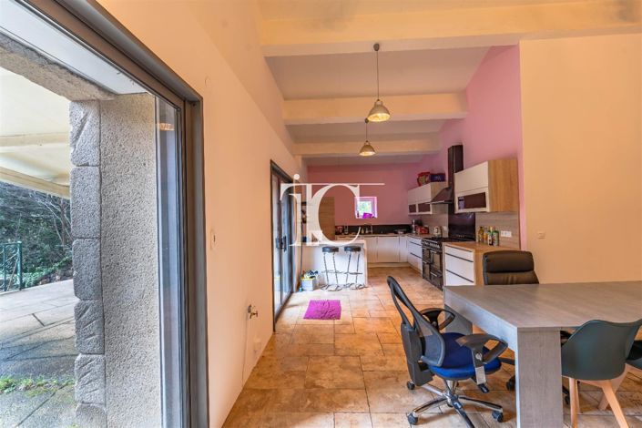 Image No.7-6 Bed House for sale