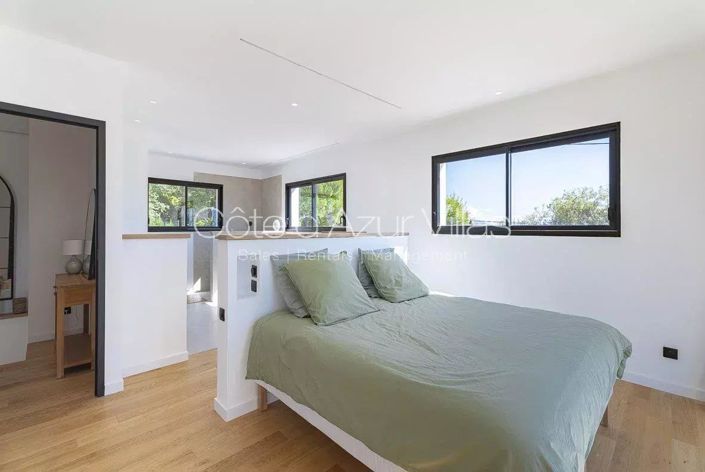 Image No.11-5 Bed House for sale