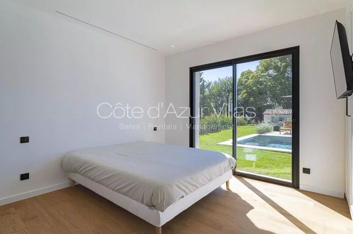 Image No.16-5 Bed House for sale