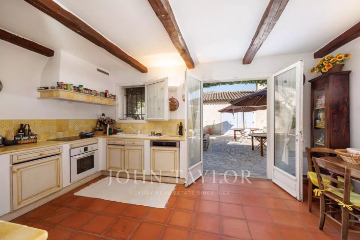 Image No.8-13 Bed House for sale