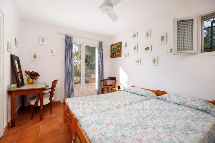 Image No.9-13 Bed House for sale