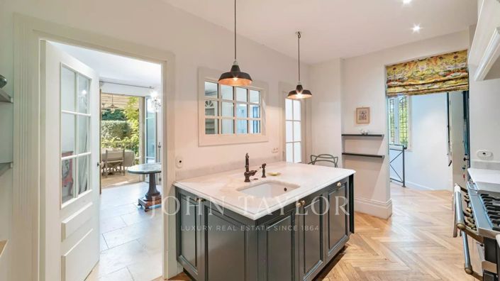 Image No.10-3 Bed House for sale