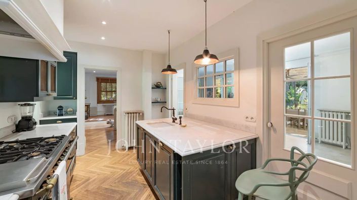 Image No.11-3 Bed House for sale